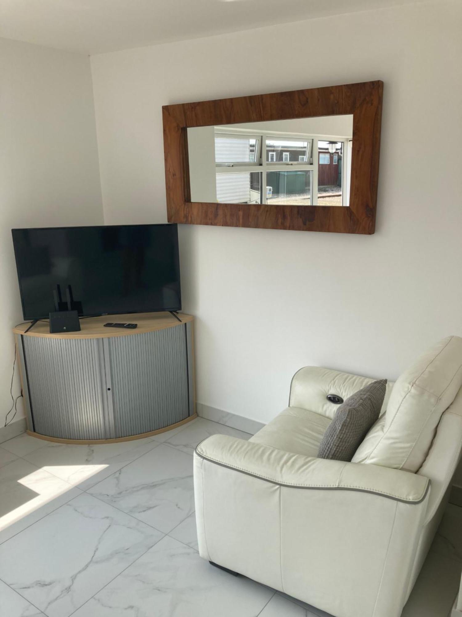 2 Bed Chalet Romney Sands Greatstone ภายนอก รูปภาพ